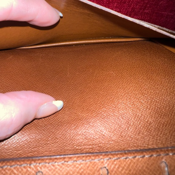 LOUIS VUITTON AUTHENTIC MONOGRAM BIFOLD WALLET WITH GOLD EDGEWARE. EUC. - Picture 5 of 8